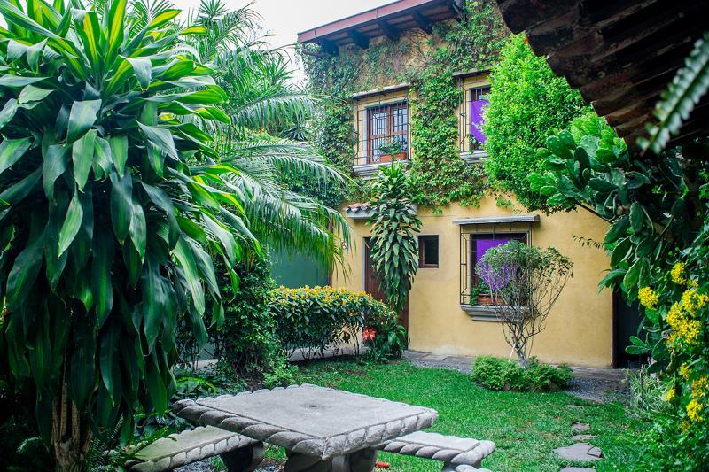 Hotel Casa Rustica By Ahs Antigua Bagian luar foto